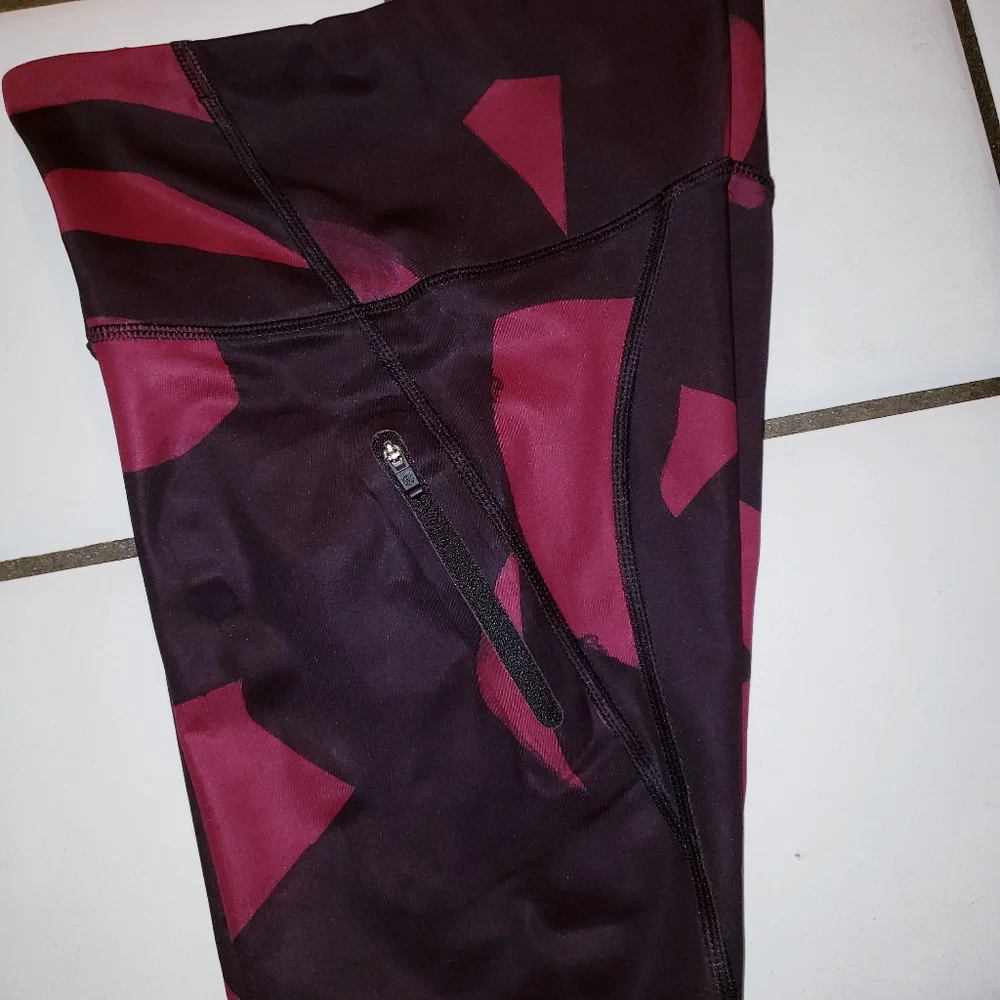 Lululemon All Sport Crop Back Spin Stroke Dashing Purple Black Leggings 2 Yoga